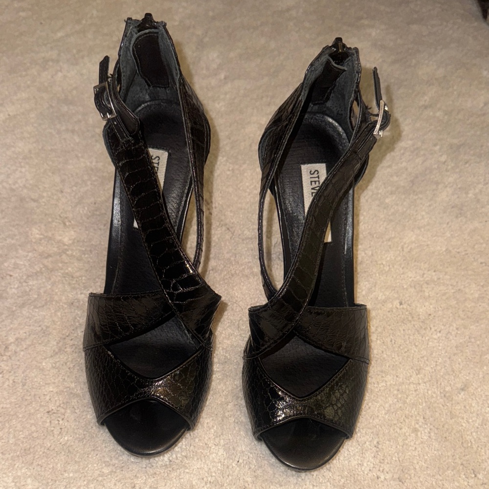 Steve Madden Black leather Peep-Toe Heels